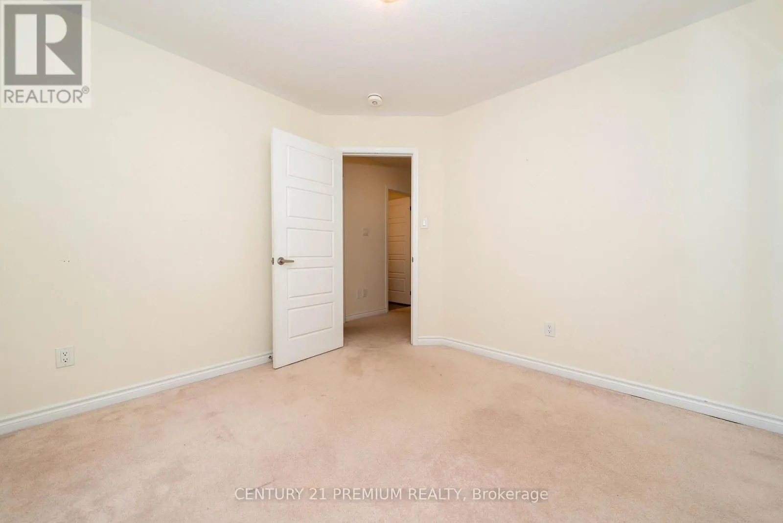 685 DOON SOUTH DRIVE