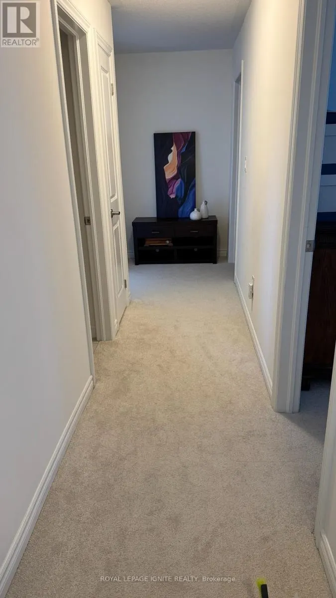 52 HILLCROFT WAY