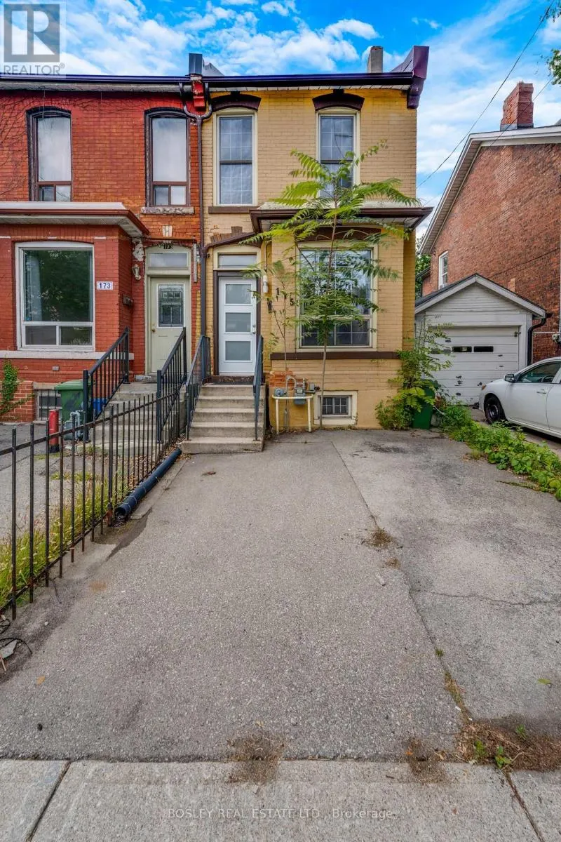 175 MACNAB STREET N