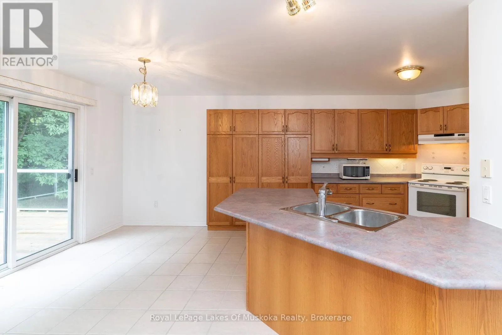25 STONEHEDGE CLOSE