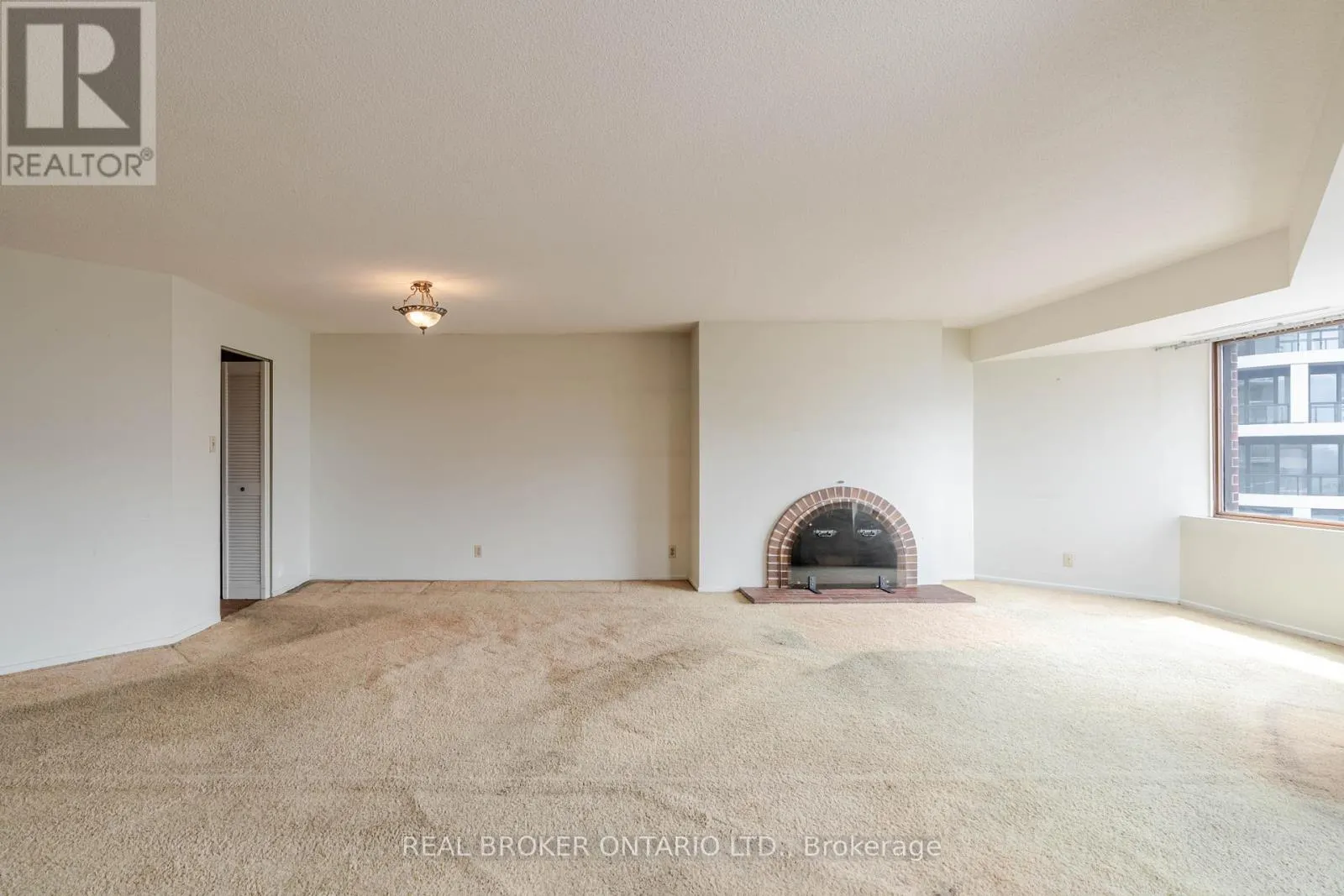 1402 - 151 BAY STREET