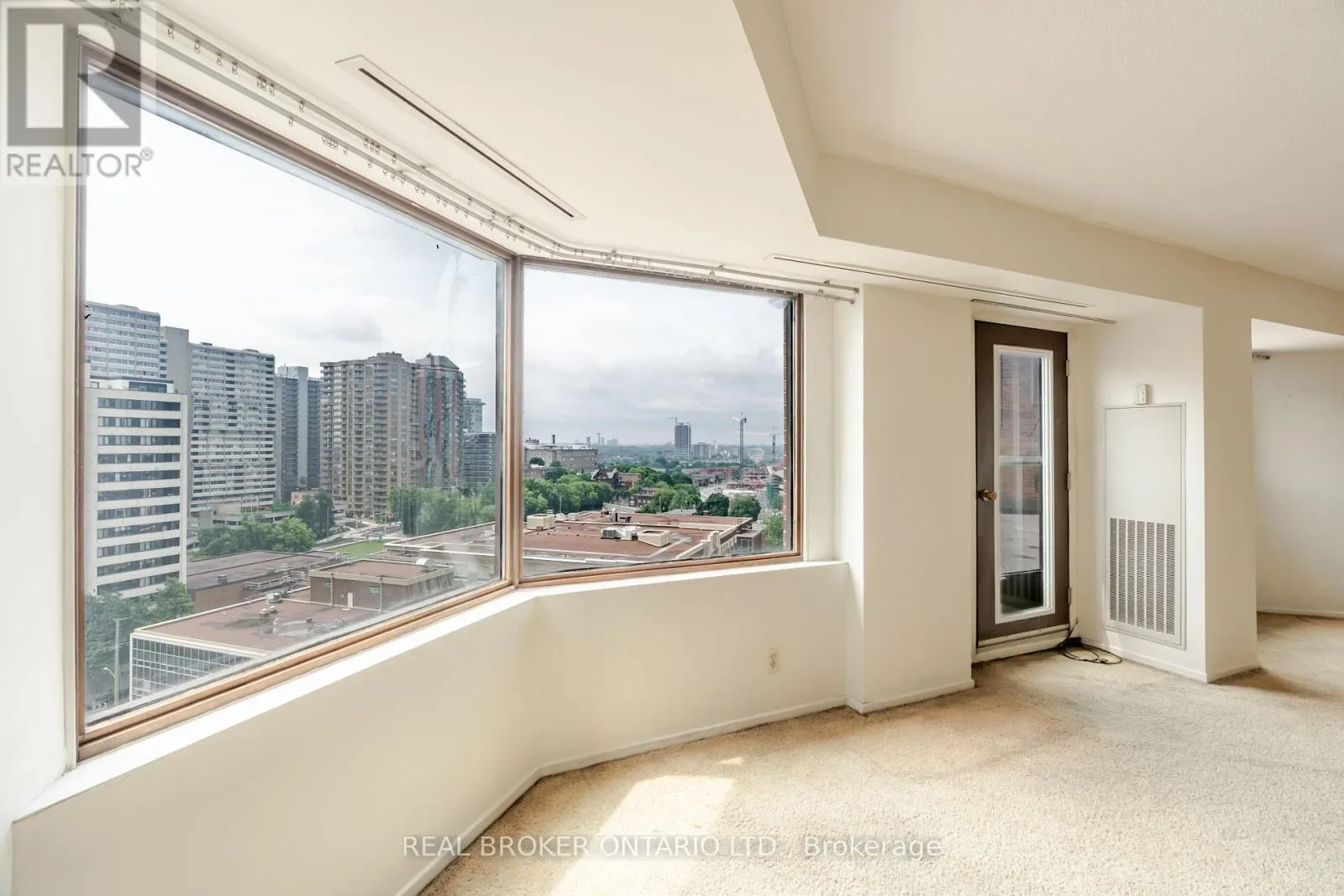 1402 - 151 BAY STREET