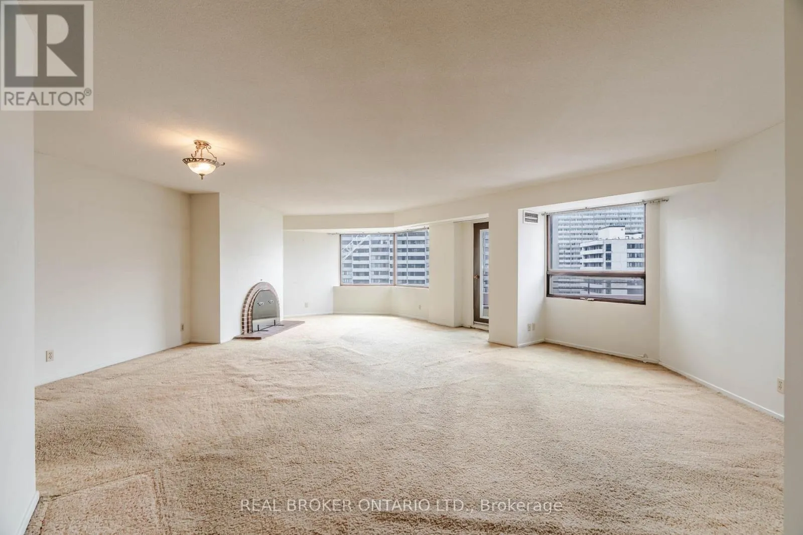 1402 - 151 BAY STREET