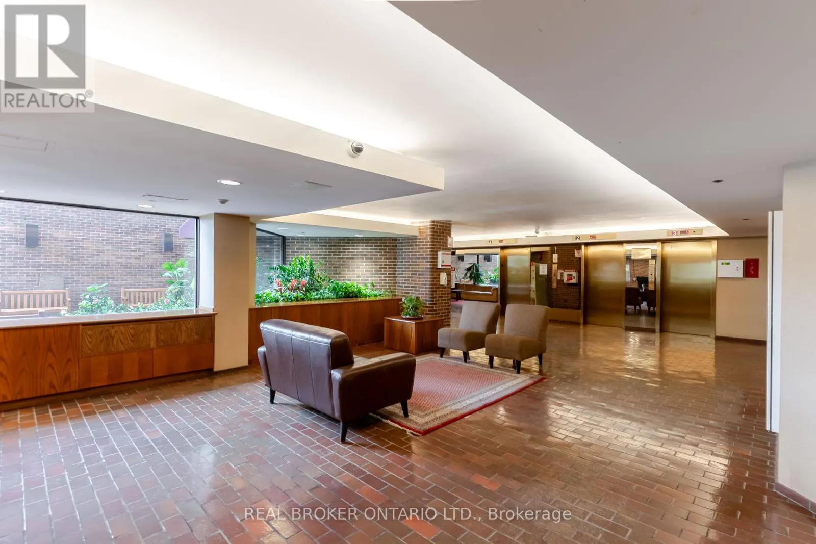 1402 - 151 BAY STREET