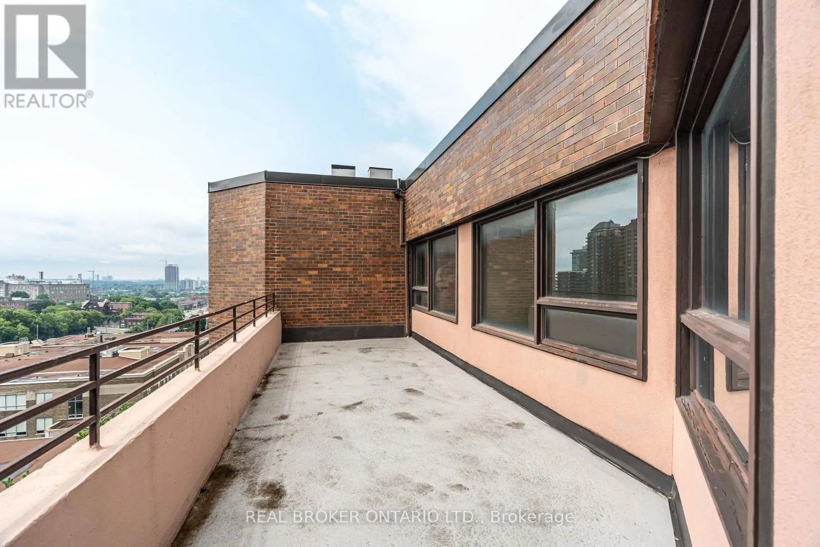 1402 - 151 BAY STREET