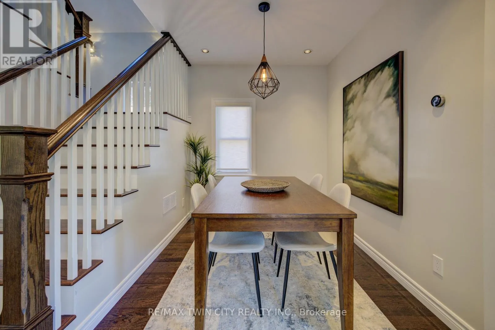 19 DUNBAR ROAD N