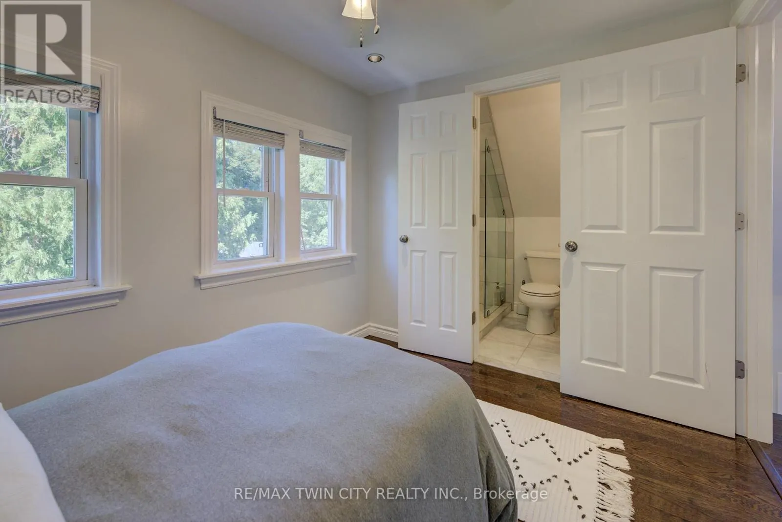 19 DUNBAR ROAD N