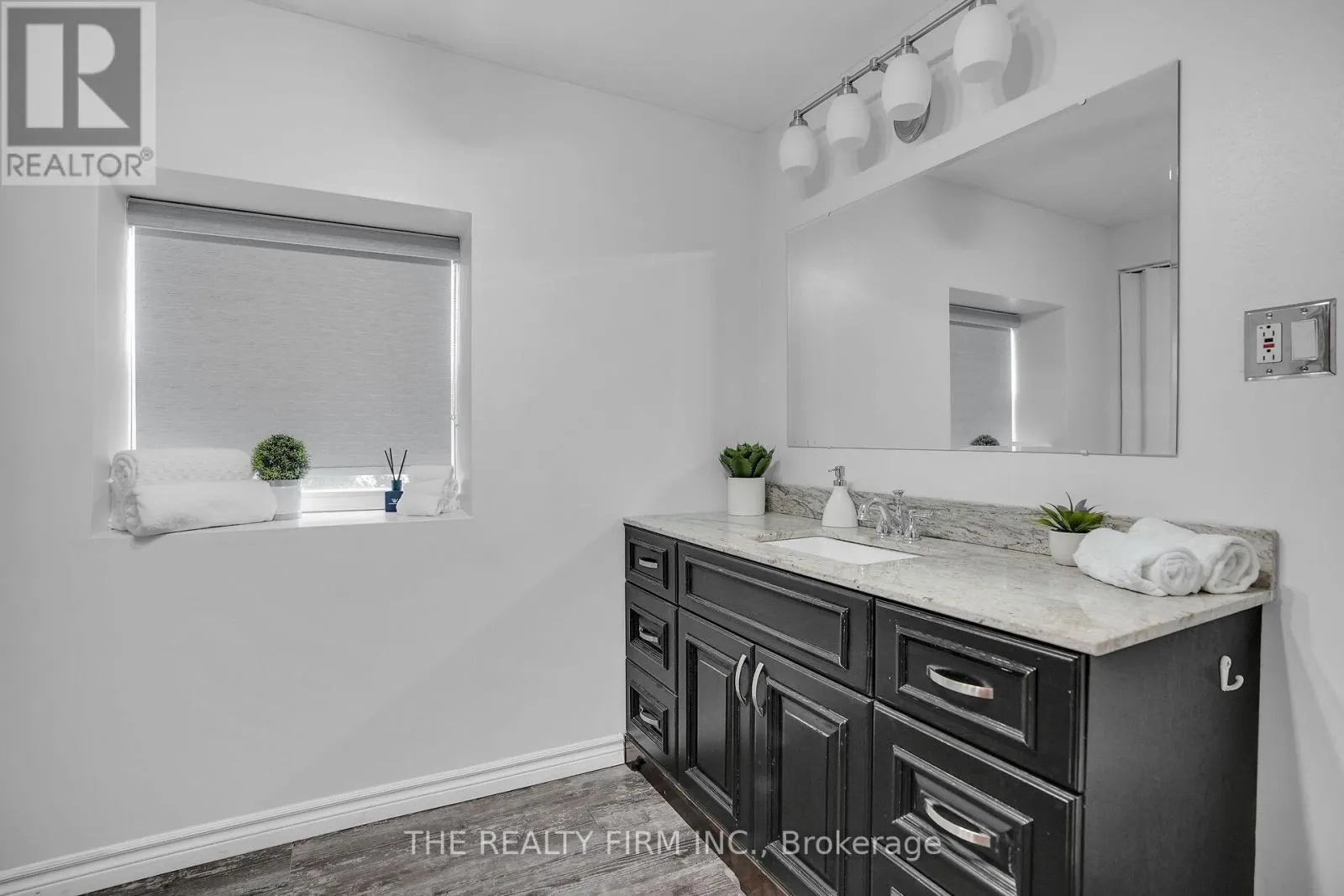3692 BEVERLY GLEN