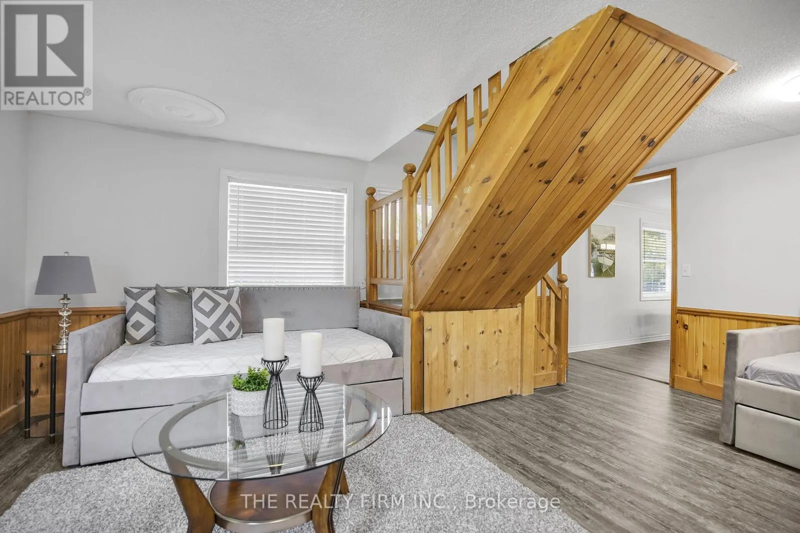 3692 BEVERLY GLEN