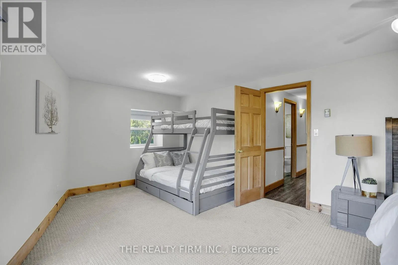 3692 BEVERLY GLEN