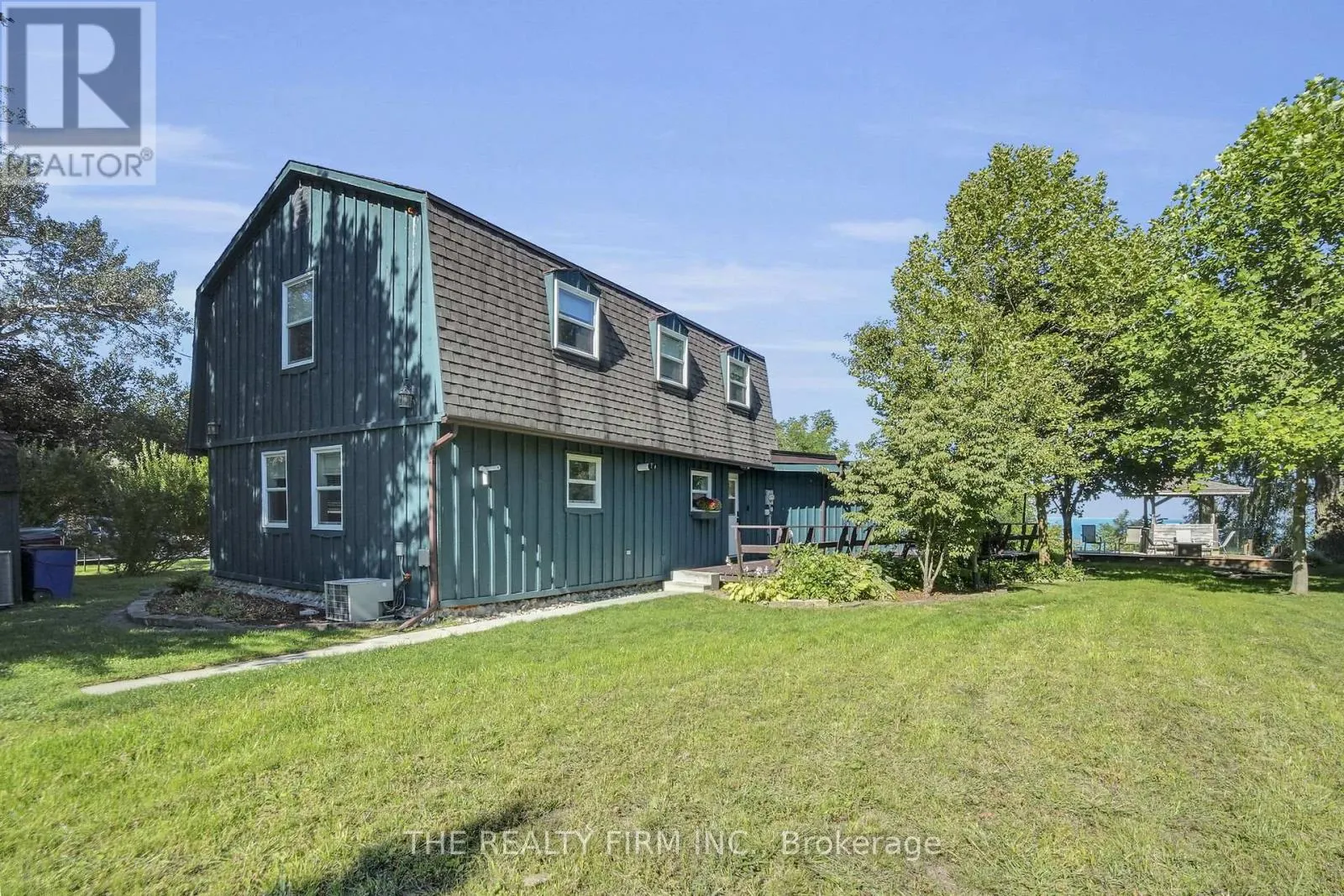 3692 BEVERLY GLEN