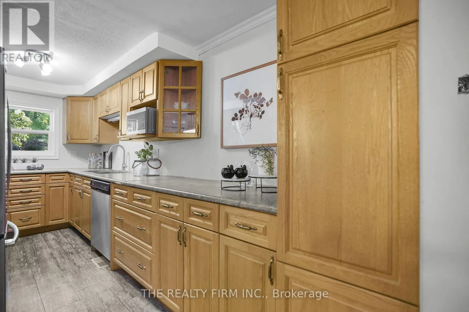 3692 BEVERLY GLEN