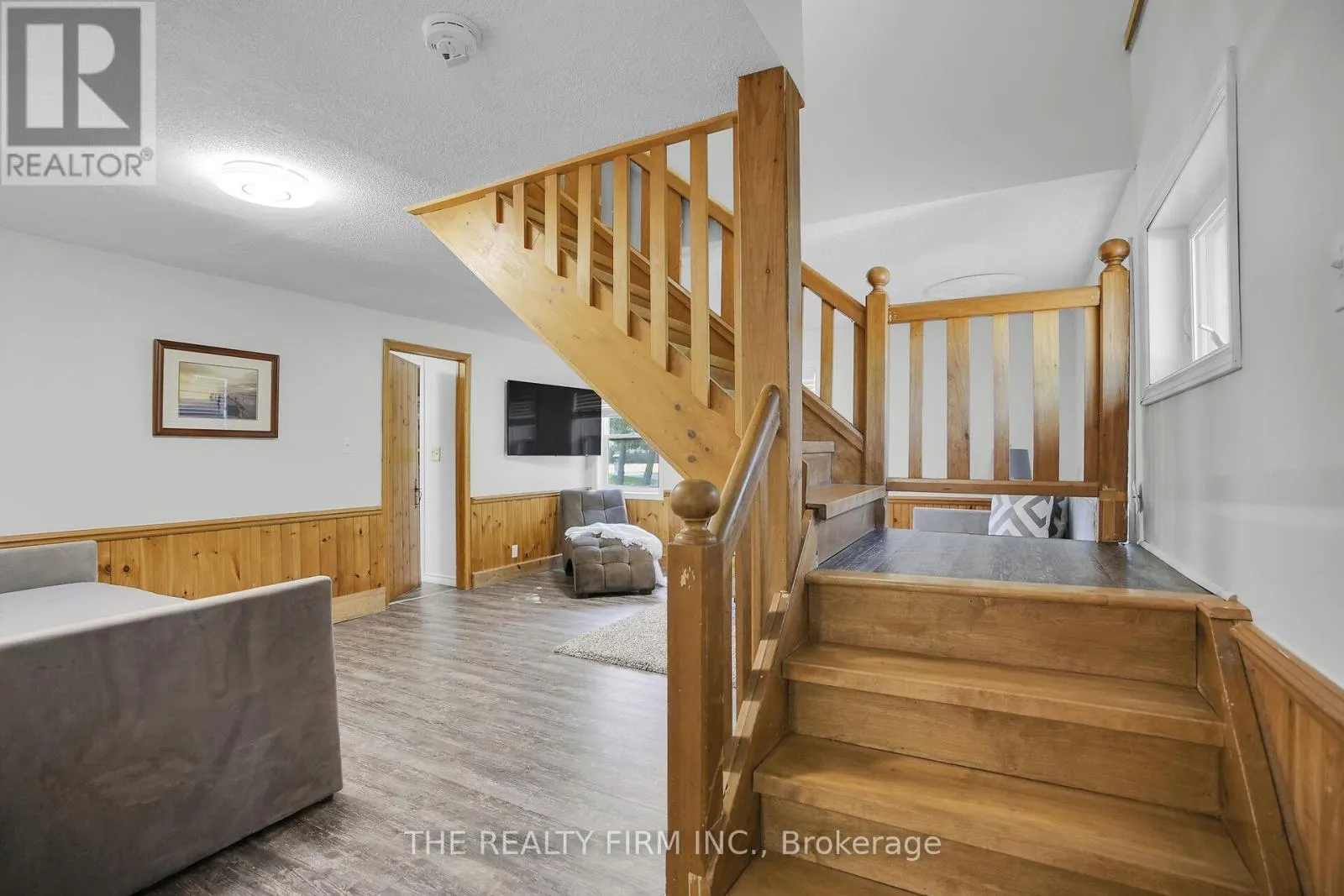 3692 BEVERLY GLEN