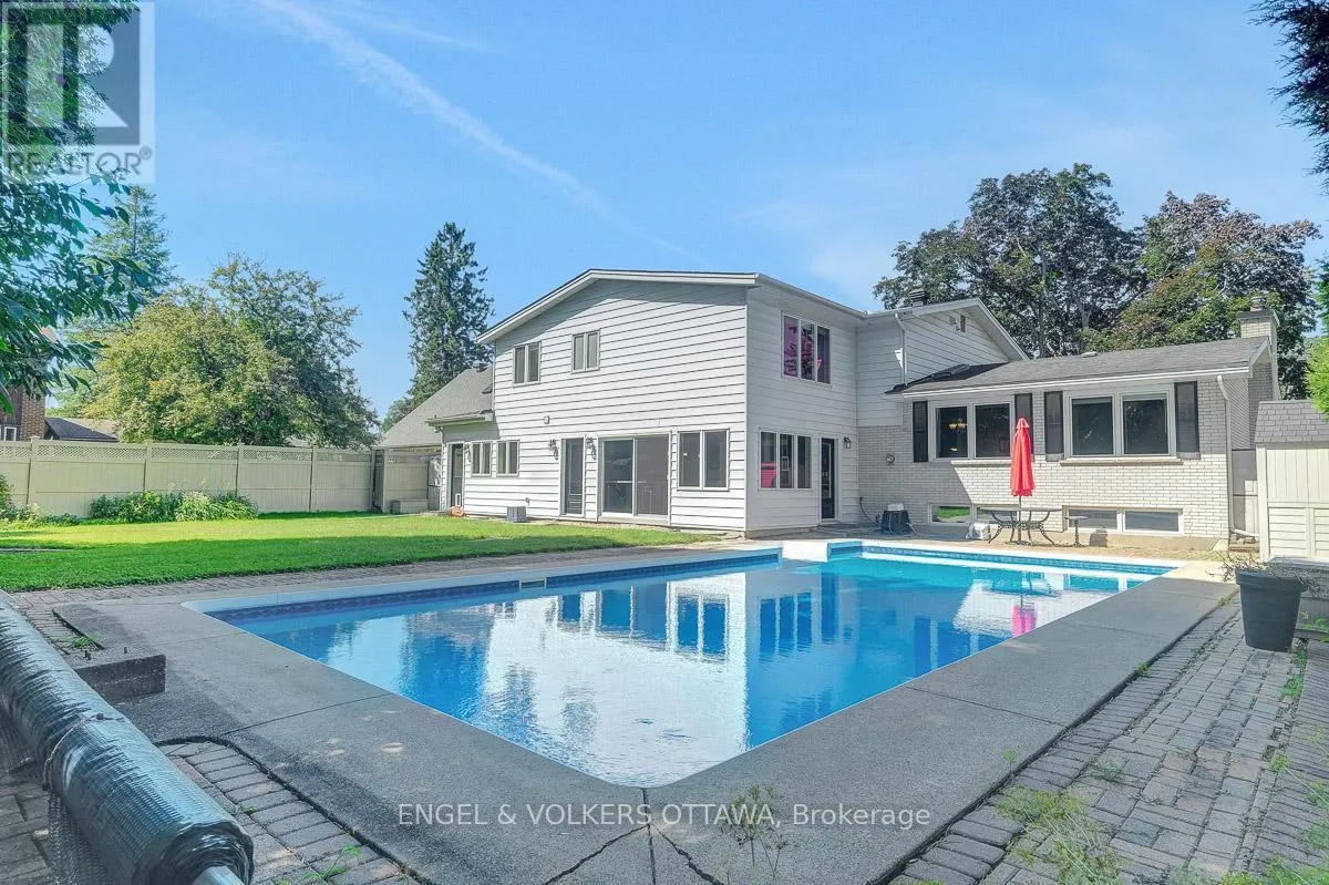 3 MOHAWK CRESCENT