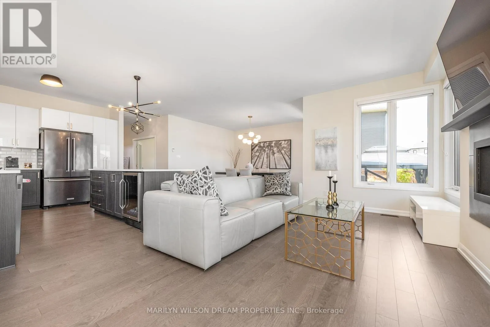 228 ONYX CRESCENT