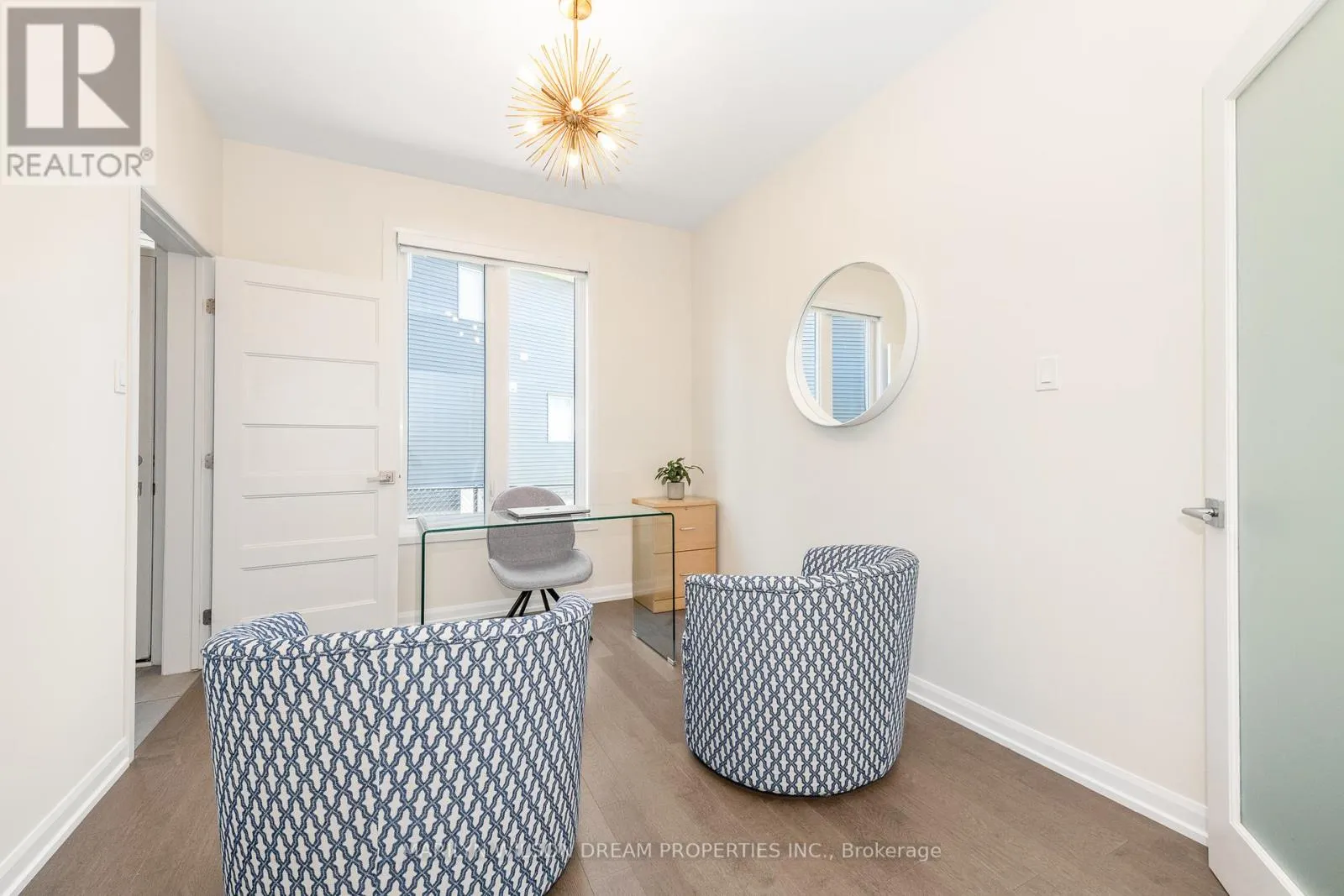 228 ONYX CRESCENT