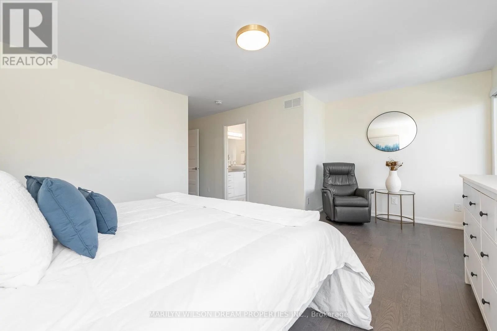 228 ONYX CRESCENT