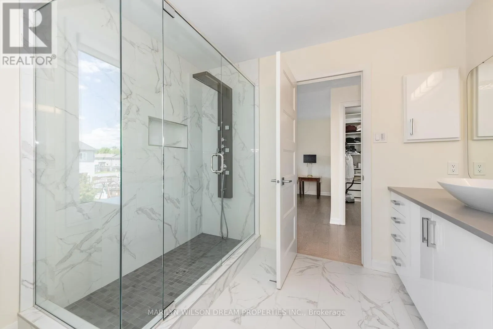 228 ONYX CRESCENT