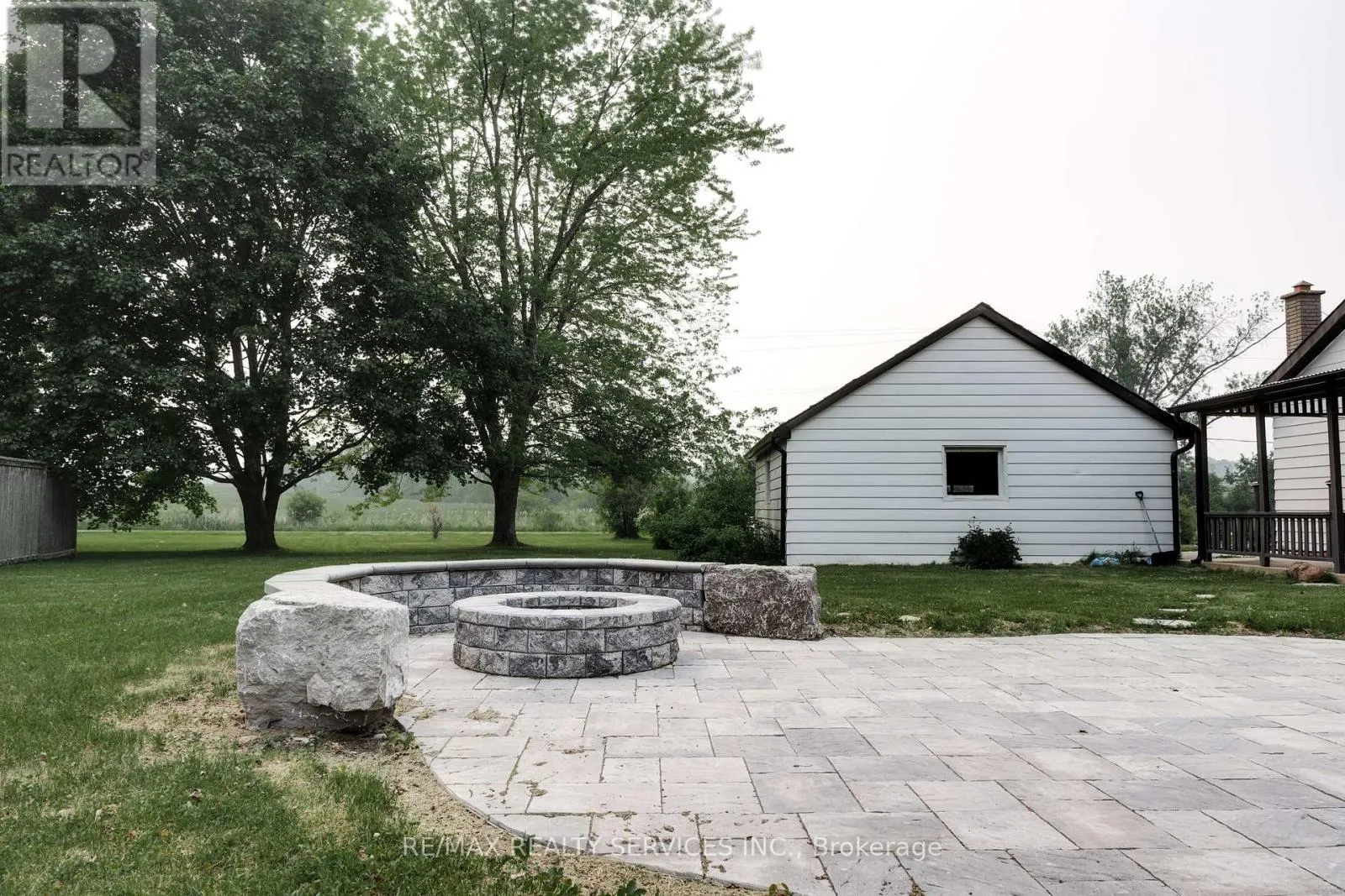 885 GLEN CEDAR DRIVE