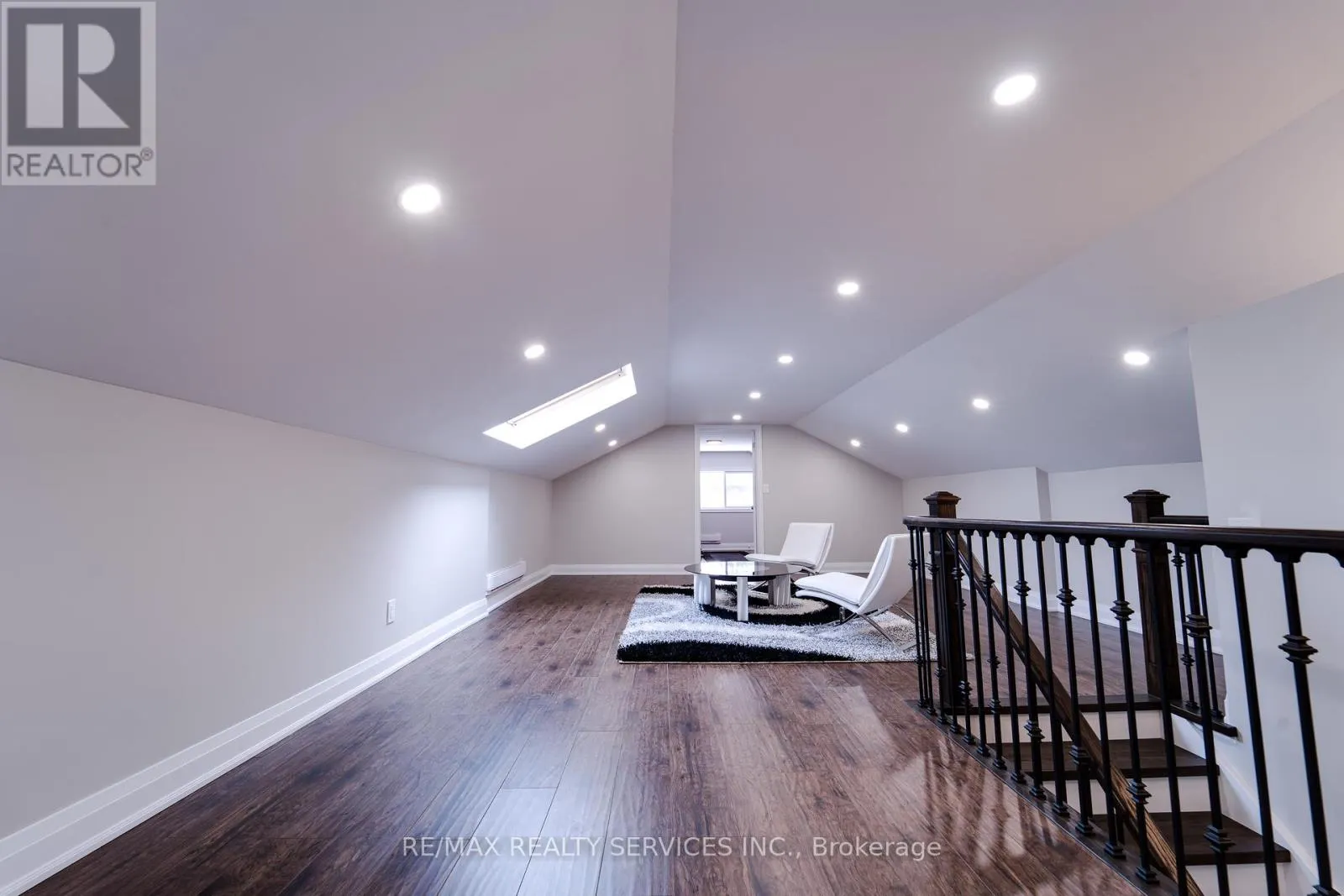 885 GLEN CEDAR DRIVE