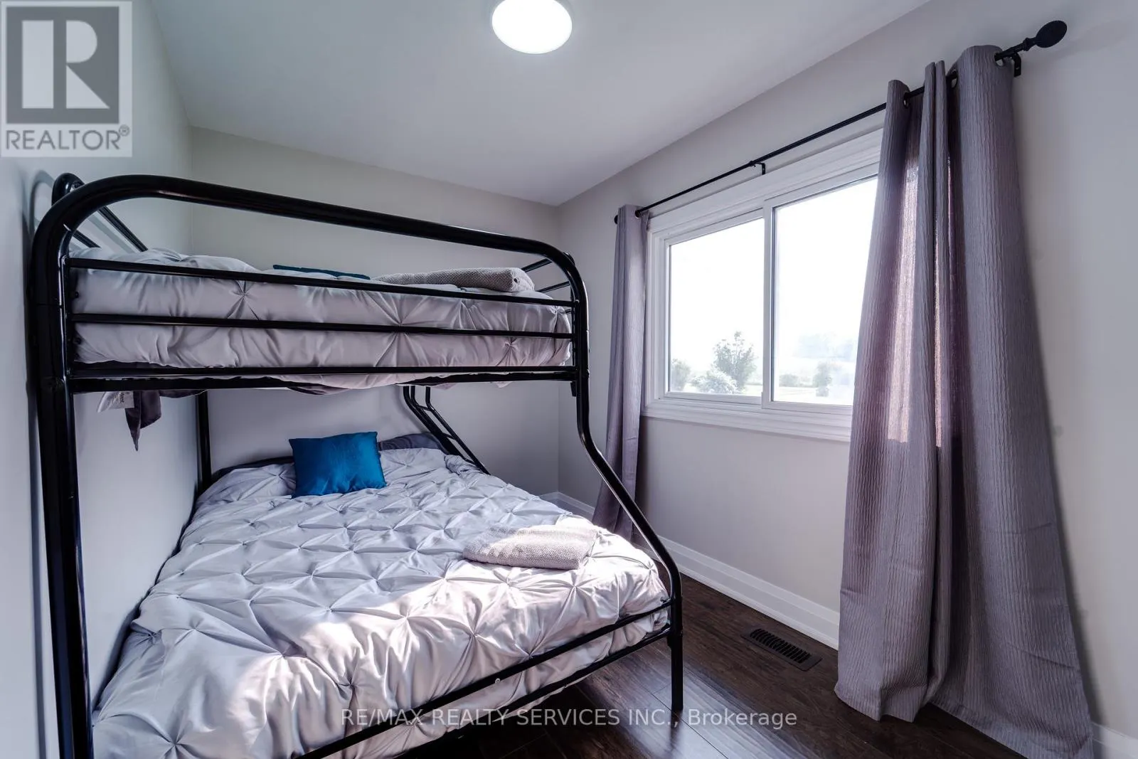 885 GLEN CEDAR DRIVE