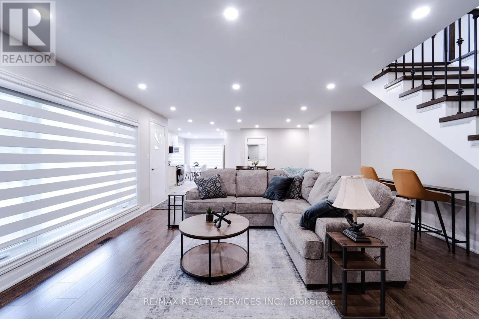 885 GLEN CEDAR DRIVE