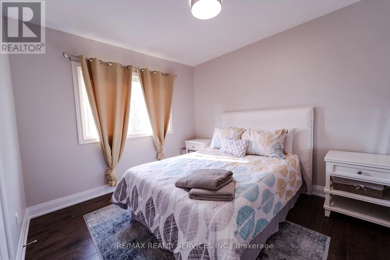 885 GLEN CEDAR DRIVE