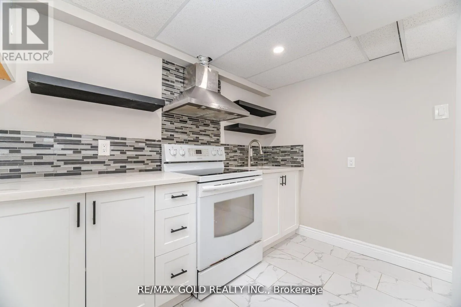 212 CEDARWOODS CRESCENT