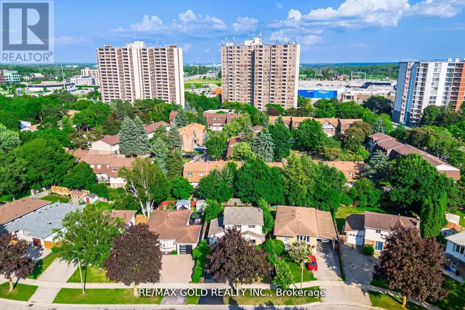 212 CEDARWOODS CRESCENT