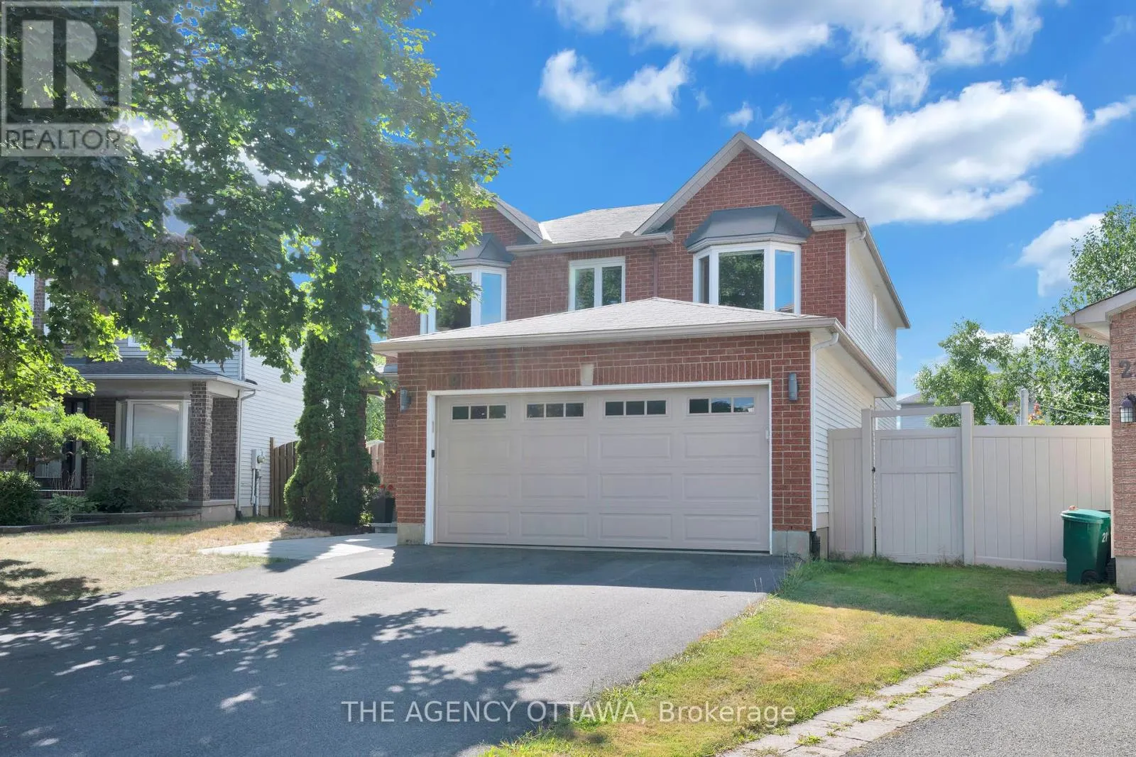 19 FORESTGLADE CRESCENT