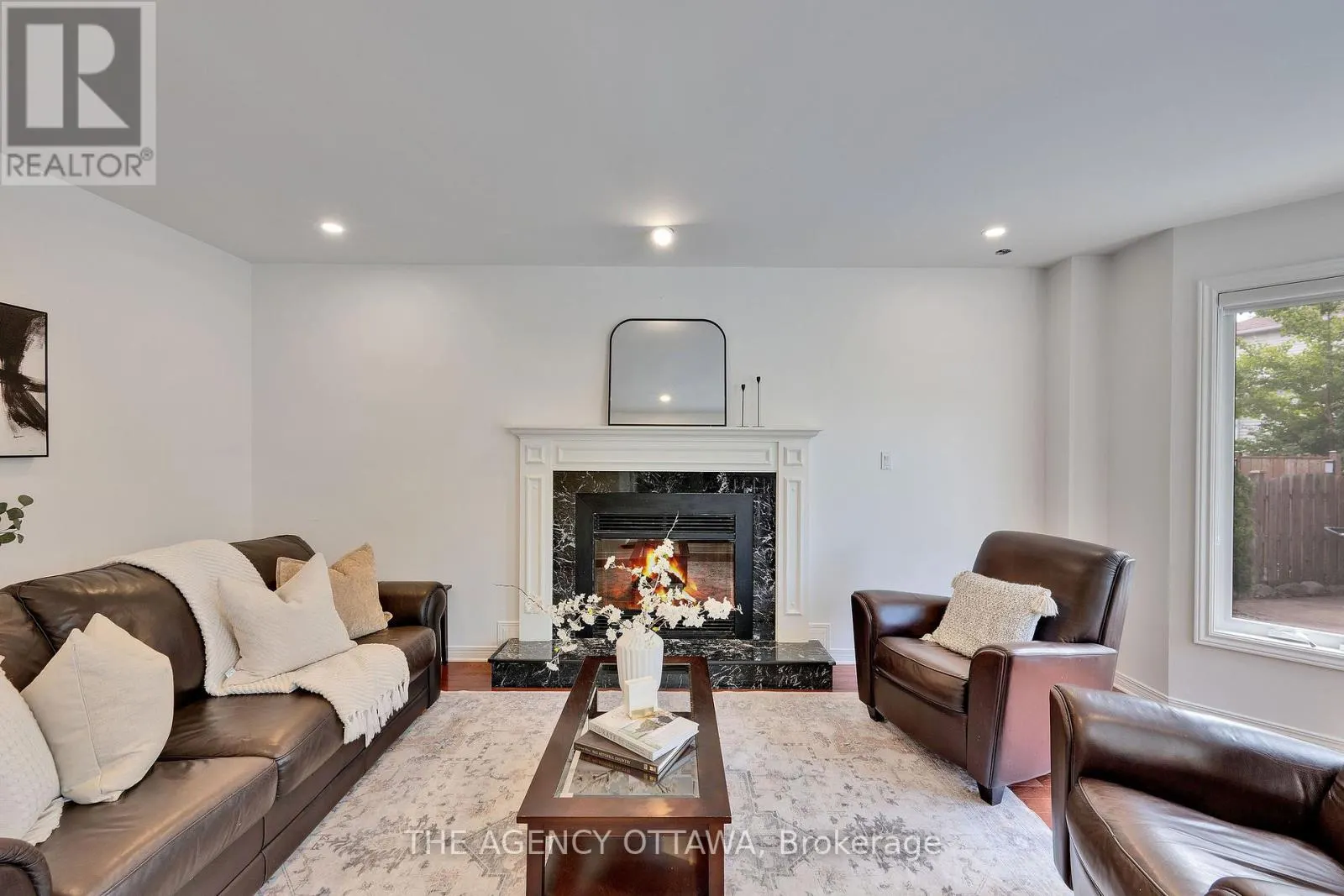 19 FORESTGLADE CRESCENT