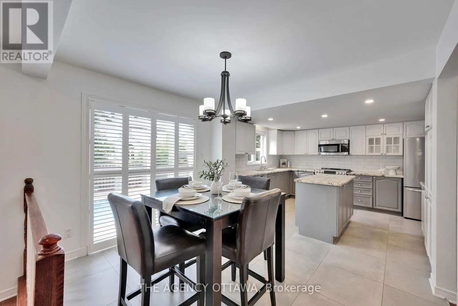 19 FORESTGLADE CRESCENT