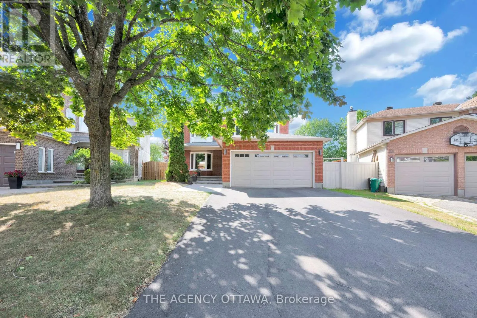 19 FORESTGLADE CRESCENT
