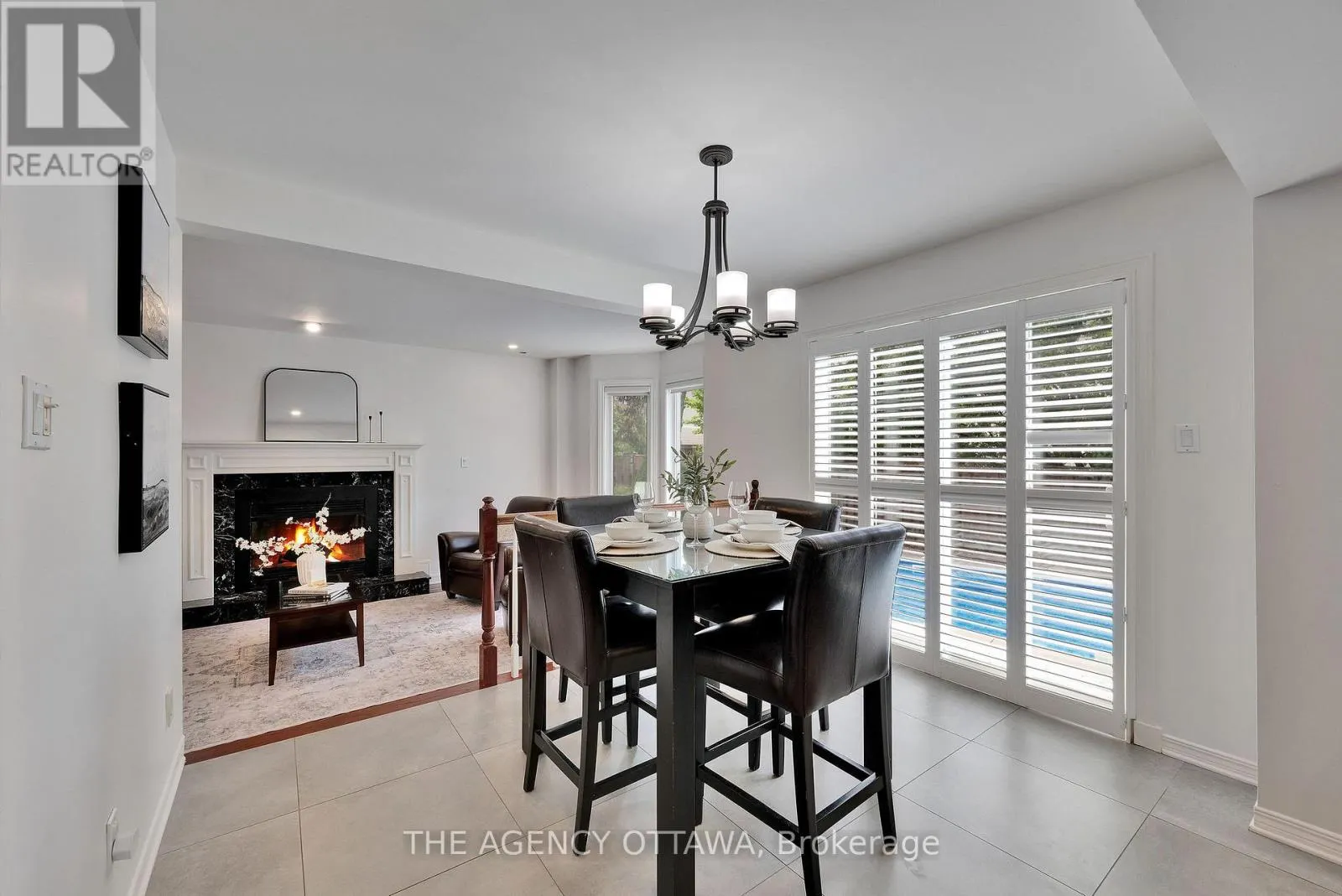 19 FORESTGLADE CRESCENT