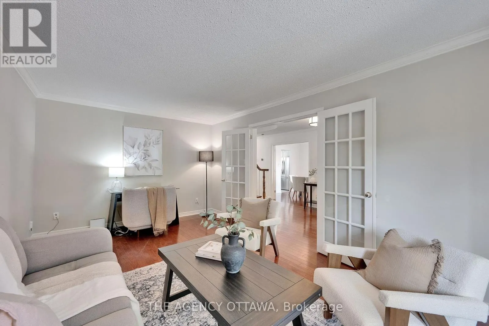 19 FORESTGLADE CRESCENT