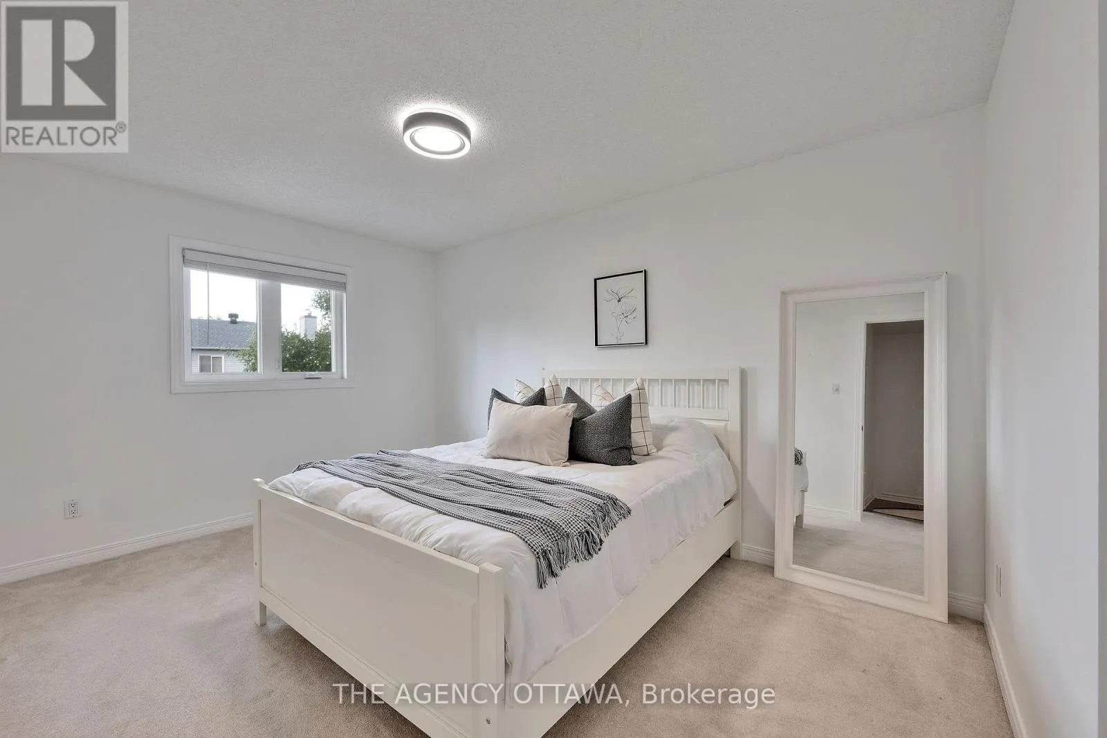 19 FORESTGLADE CRESCENT