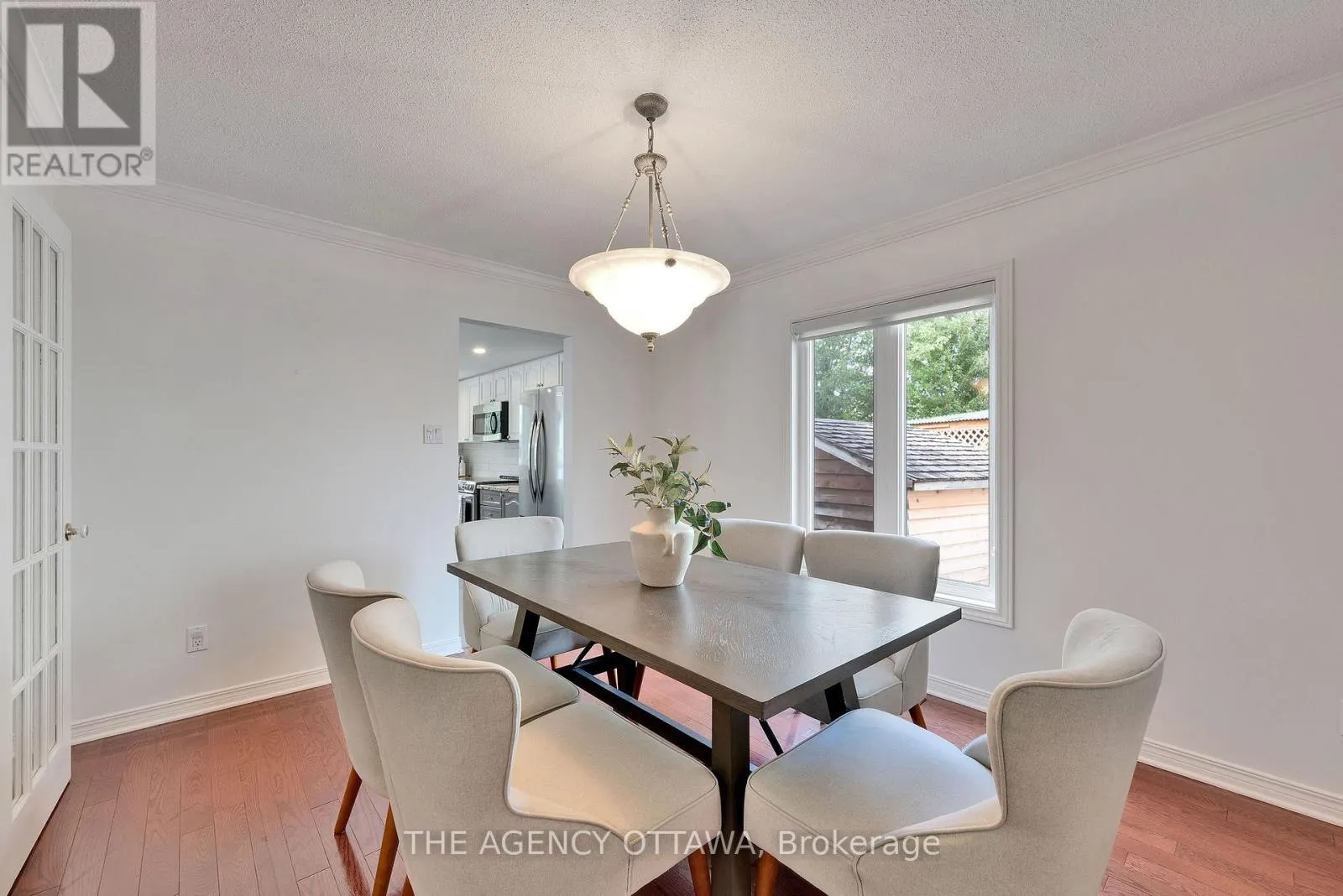 19 FORESTGLADE CRESCENT