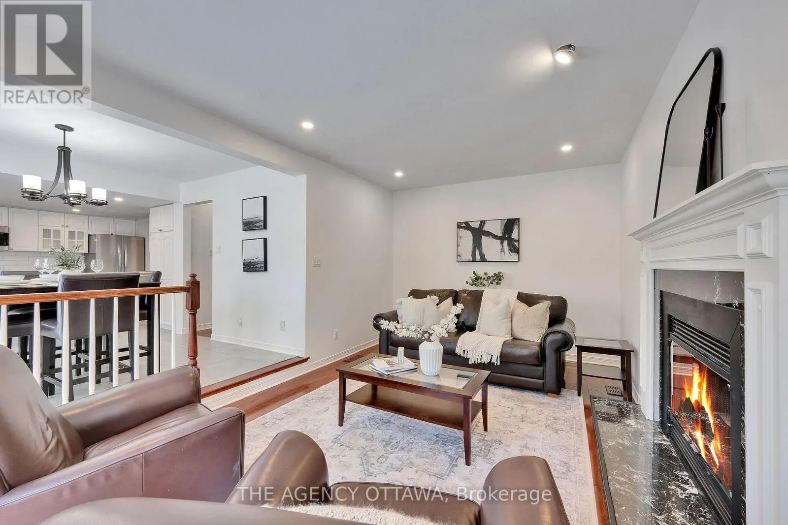 19 FORESTGLADE CRESCENT