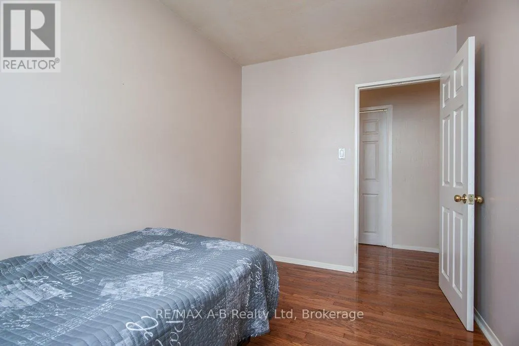 2210 WILLIAM SHAKESPEARE STREET