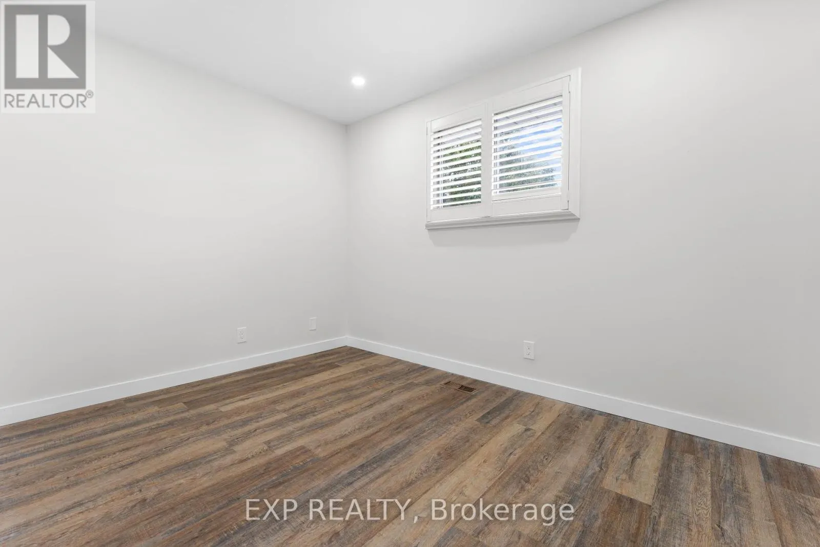 121 TOLLGATE ROAD