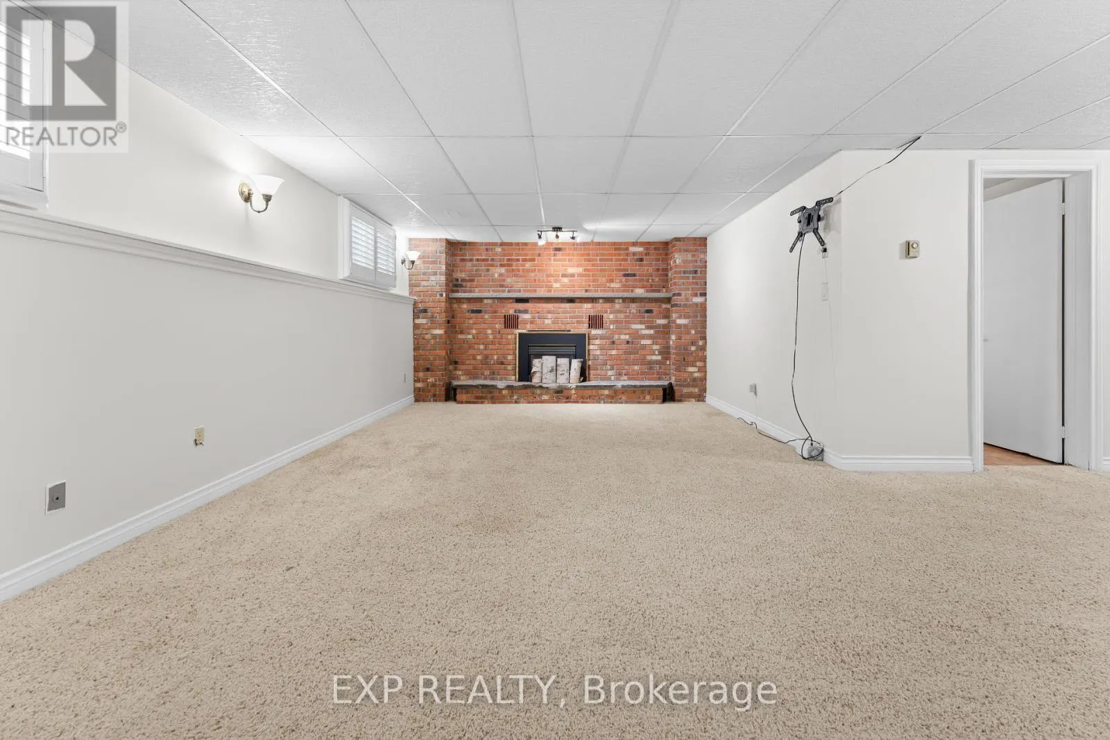 121 TOLLGATE ROAD