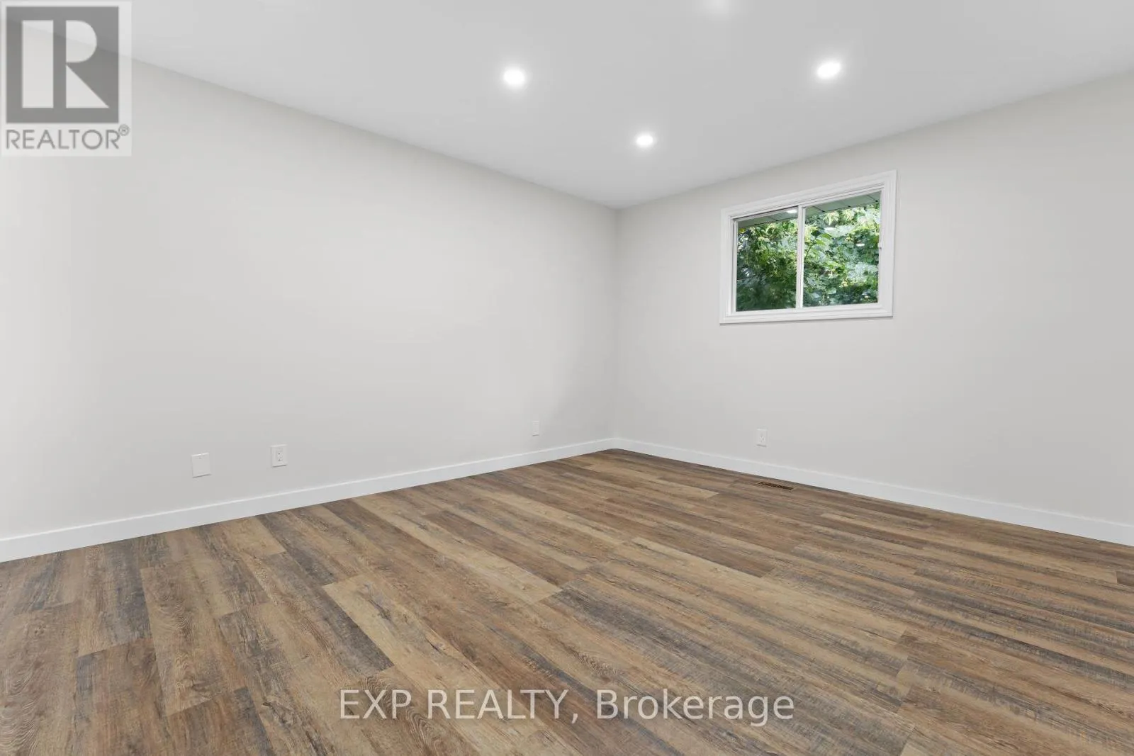 121 TOLLGATE ROAD
