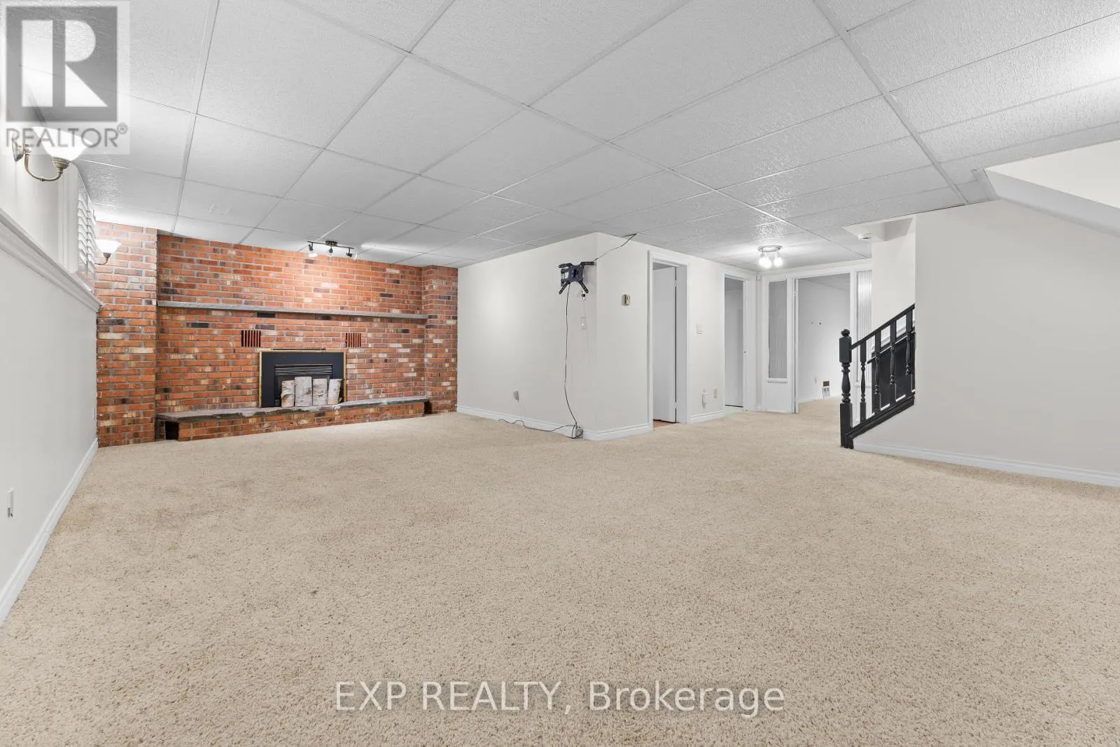 121 TOLLGATE ROAD