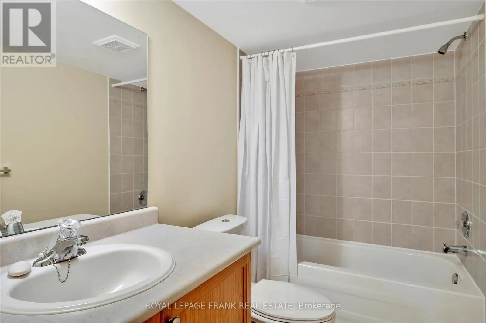 12 - 877 WENTWORTH STREET, #12