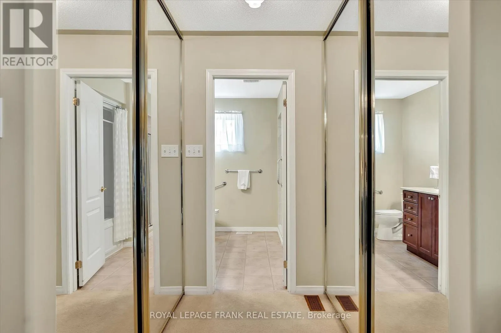 12 - 877 WENTWORTH STREET, #12