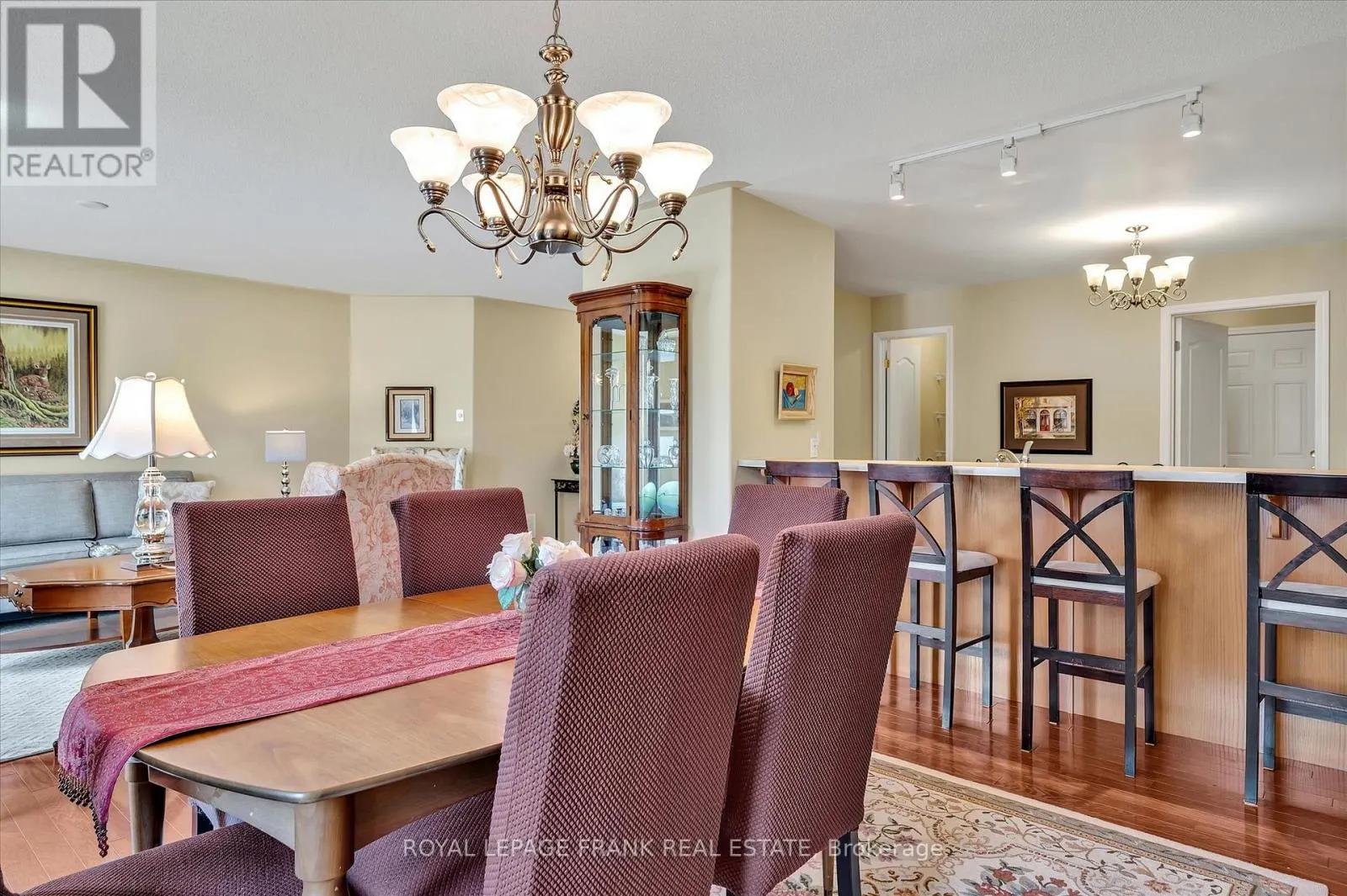 12 - 877 WENTWORTH STREET, #12