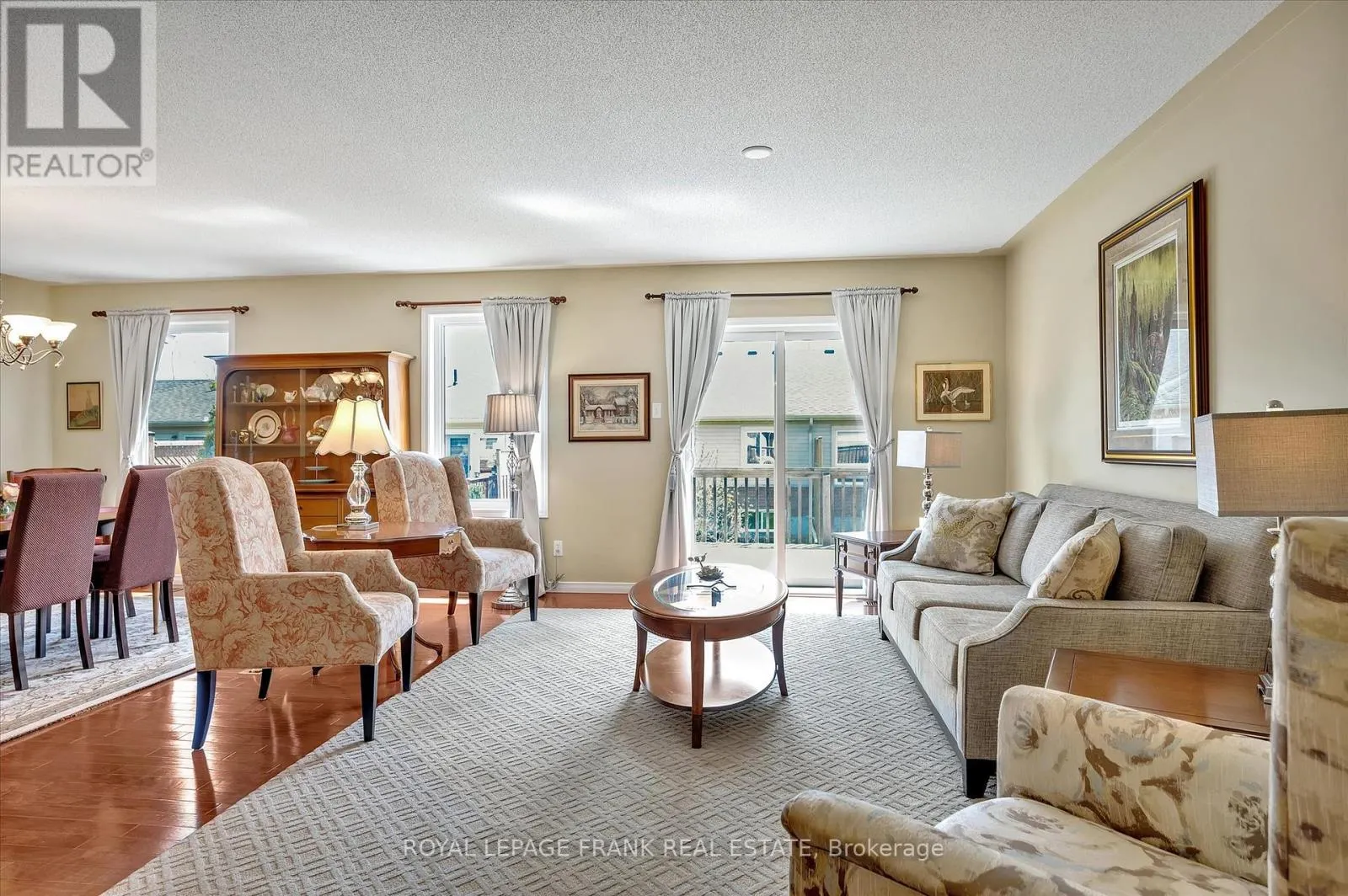 12 - 877 WENTWORTH STREET, #12