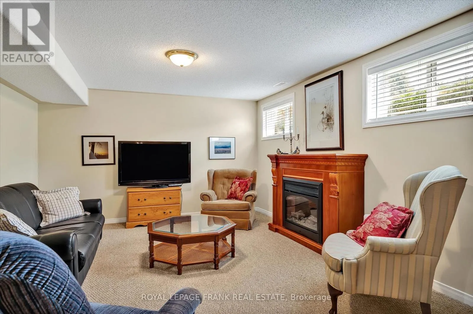 12 - 877 WENTWORTH STREET, #12