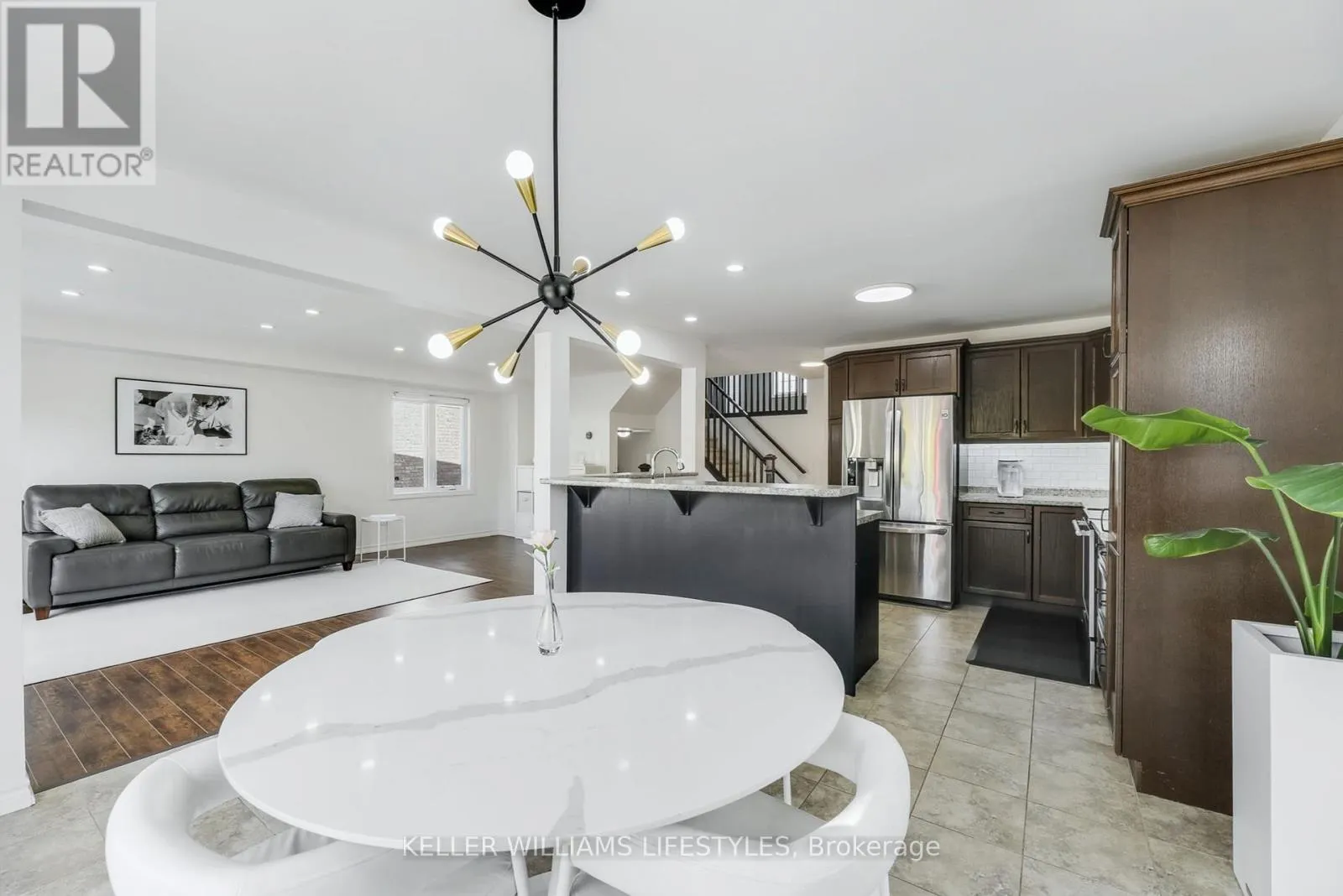 940 GRENFELL DRIVE
