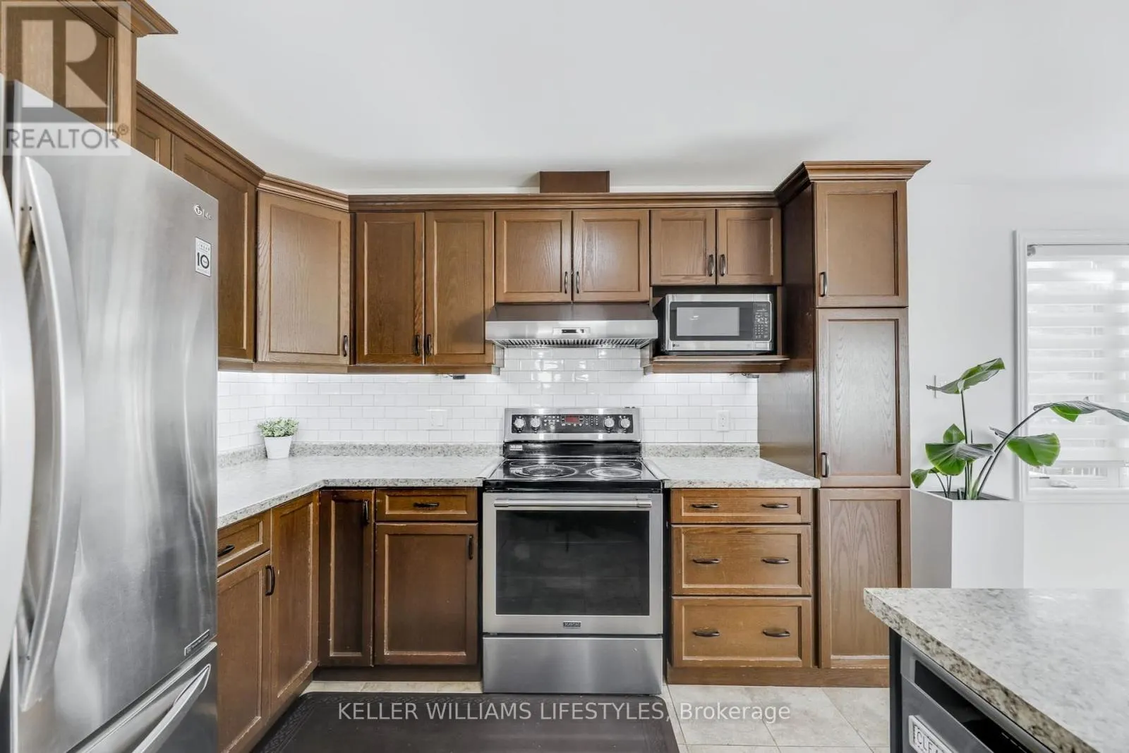 940 GRENFELL DRIVE